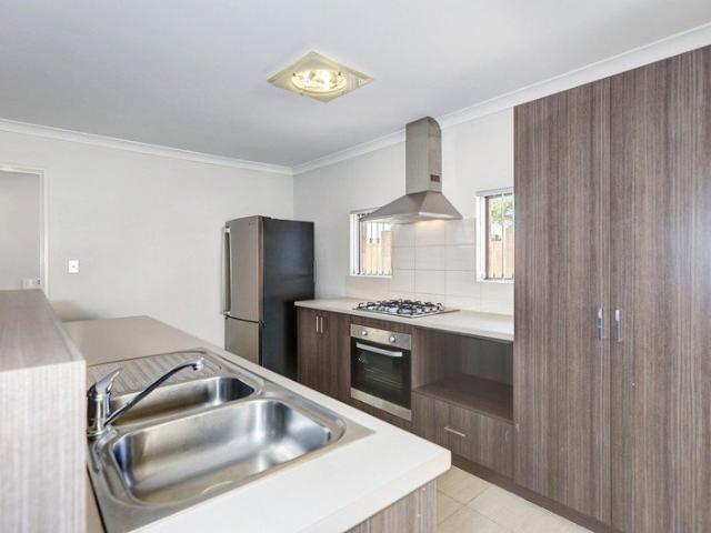 Apartment for rent in Queens Park, Western Australia
