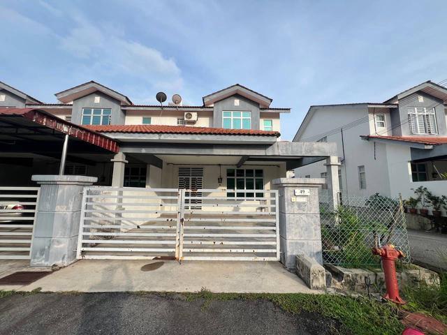 Terraced House for sale in Malaka