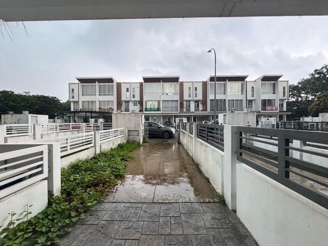 Townhouse for rent in Petaling, Subang Jaya