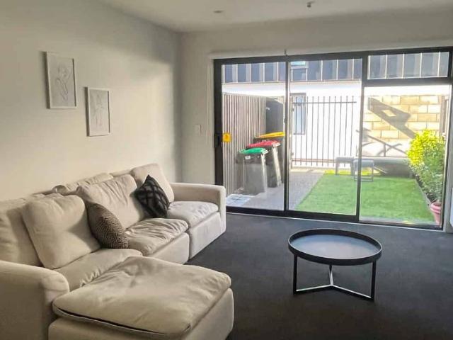 Townhouse for rent in Heathcote, Canterbury