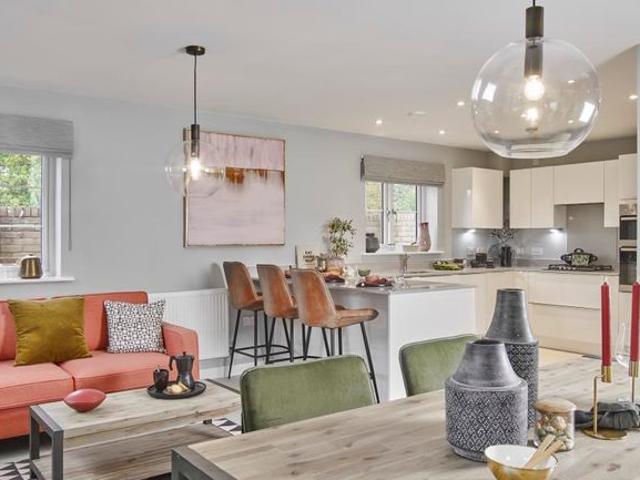 House for rent in Chertsey Halt, Runnymede