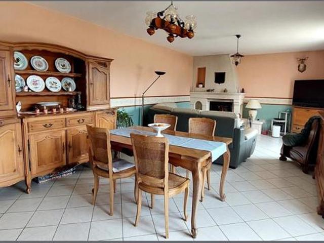 Maison vente à Saint-Jean-d'Angély, La Villedieu