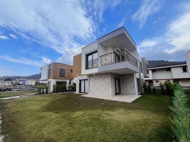 Kuşadasi, Aydin içerisinde satılık Villa