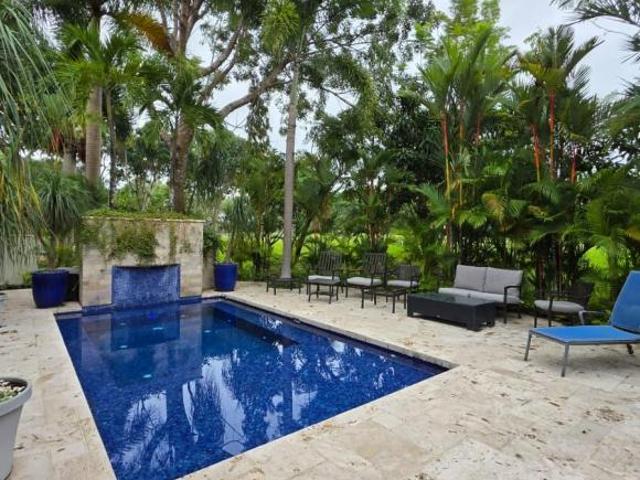 PASEO DE LAS CASAS BUENAVENTURA PRIMER NIVEL CON PISCINA