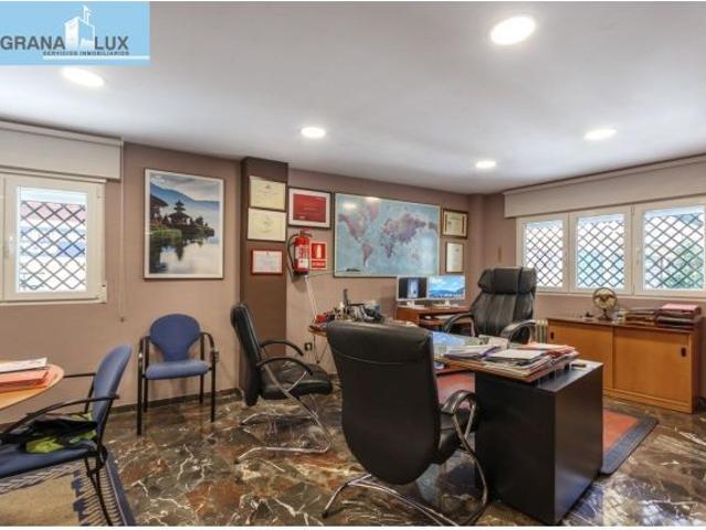 Local Comercial en venta en Centro, Comarca de la Vega de Granada