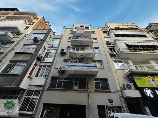 Karşiyaka, İzmir içerisinde kiralık mülk