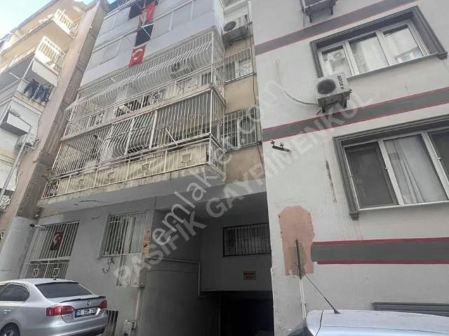 Karabağlar, İzmir içerisinde satılık mülk