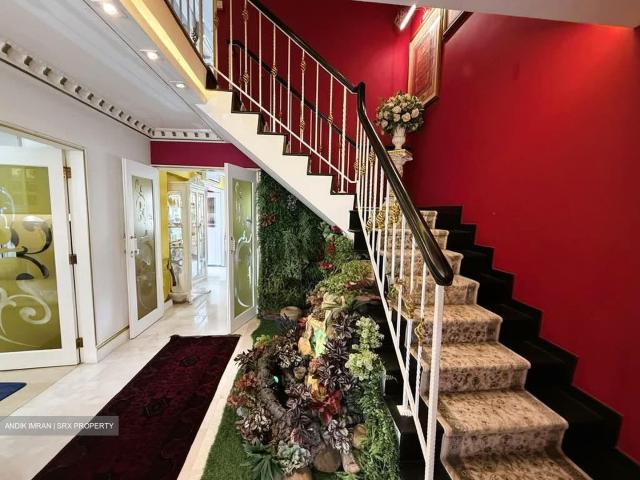 Detached House for sale