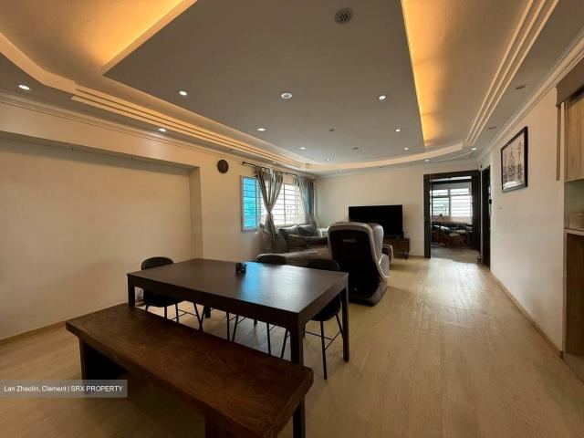 HDB House for sale in Pasir Ris