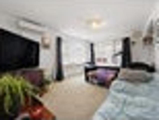House for sale in Oratia