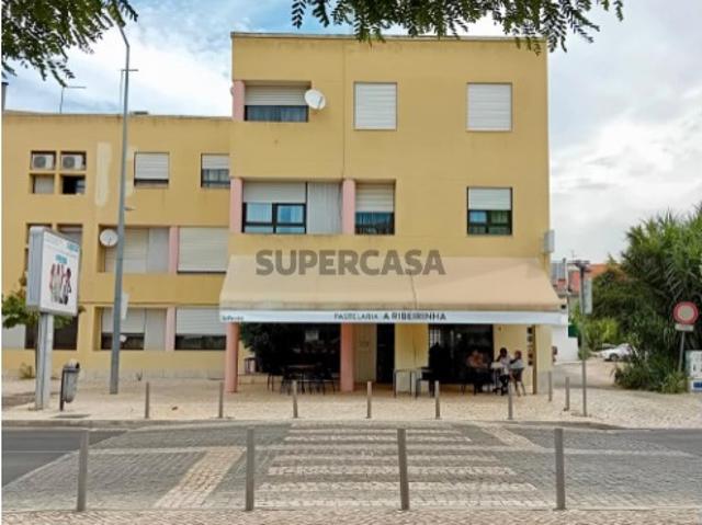 Armazém venda em Moita