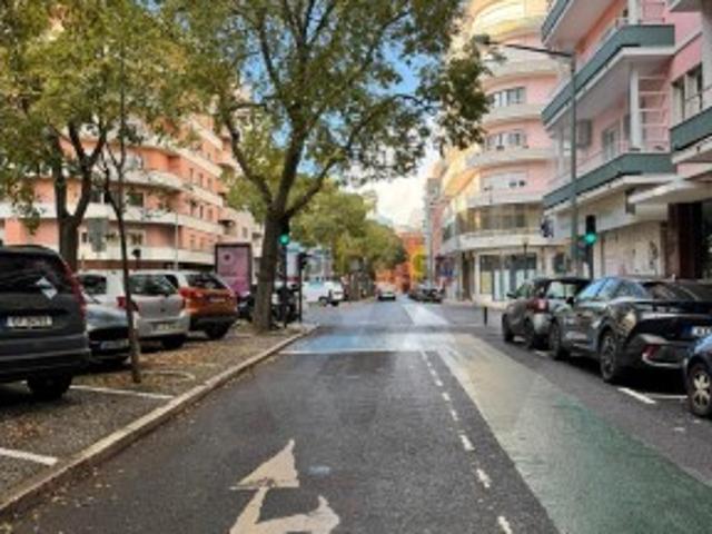 Armazém venda em Avenidas Novas, Lisboa