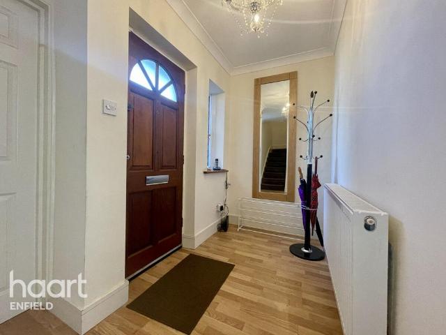 Apartment for rent in London Borough of Enfield, Greater London