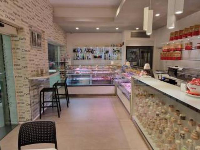 Locale Commerciale in vendita a Puglia, Barletta-andria-trani