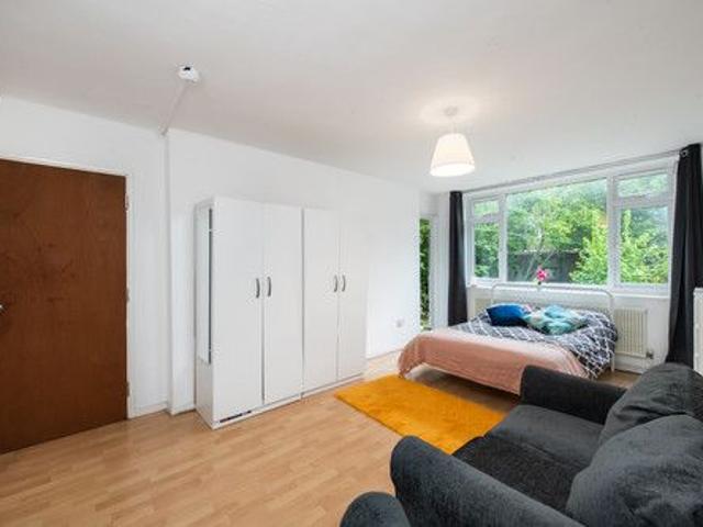 Room for rent in Patmore Estate, Nine Elms