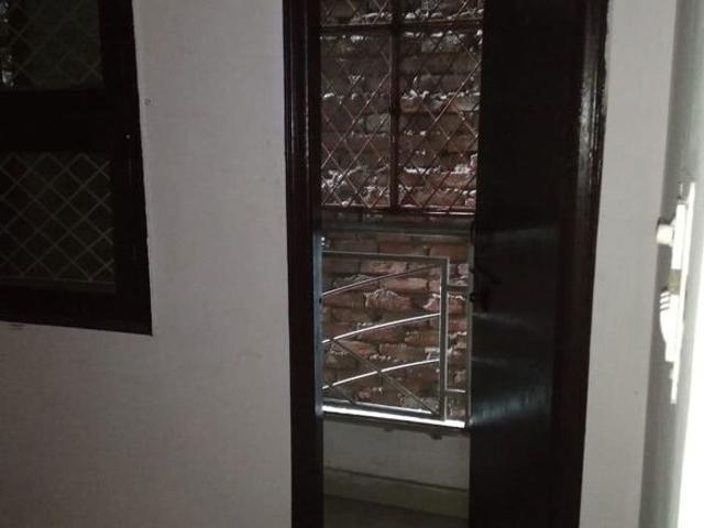 Property for rent in Deri