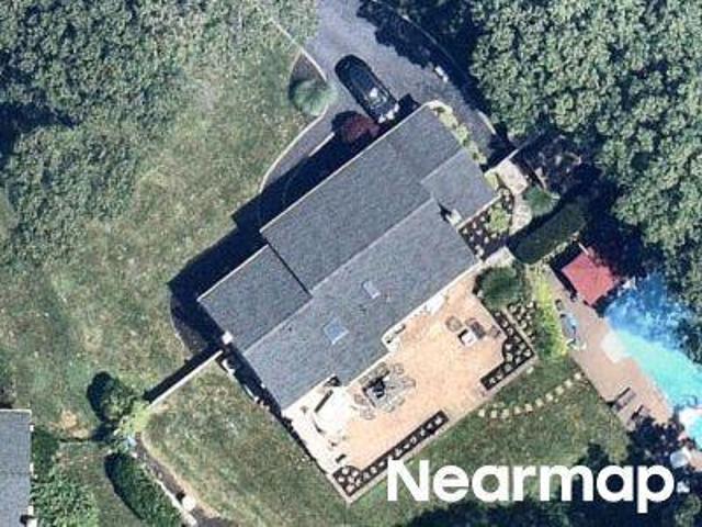 House for sale in Smithtown
