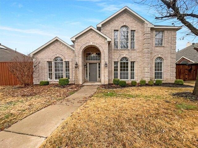 House for sale in Allen