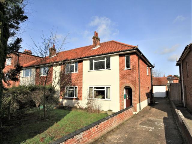 Apartment for rent in Lakenham, East Bank