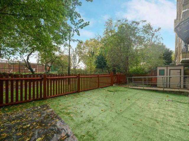 House for rent in Brownswood Park, Stoke Newington