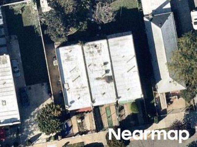 House for sale in The Bronx, Arverne