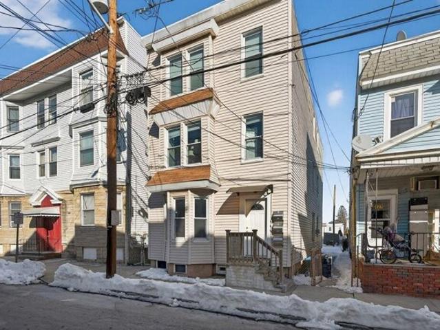 House for sale in Harrison, Hudson County
