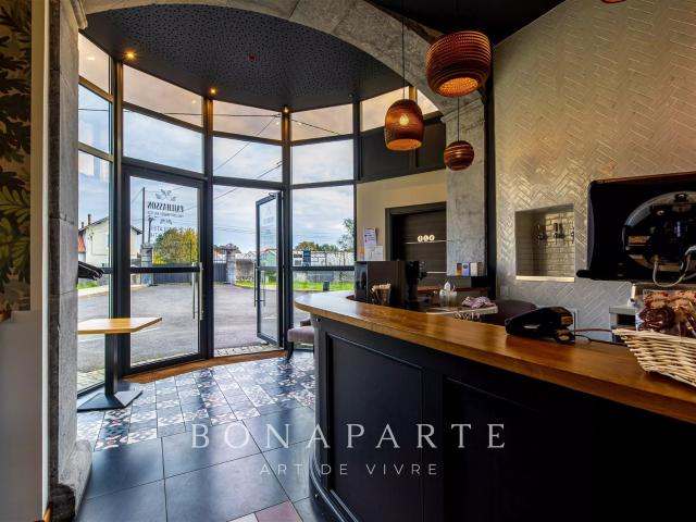 Local Commercial vente à Pau, Idron-ousse-sendets