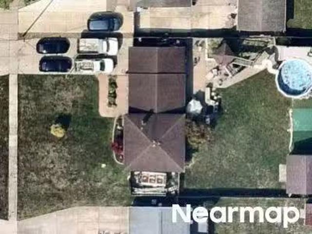 House for sale in Elyria
