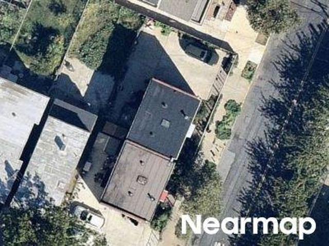 House for sale in The Bronx, Arverne