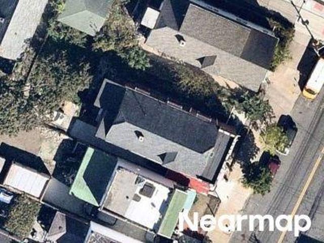 House for sale in The Bronx, Arverne