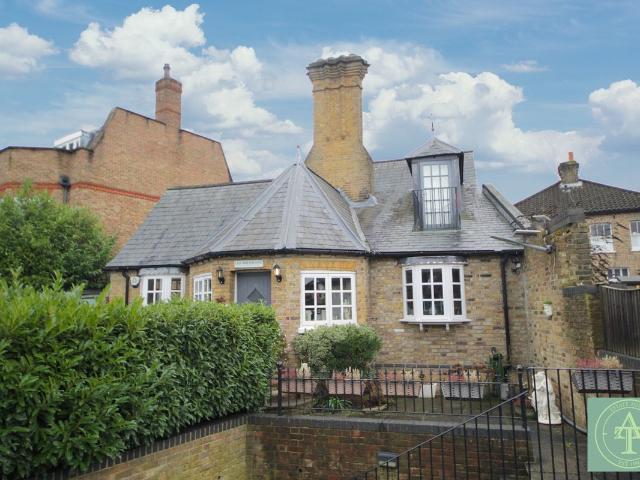 House for rent in Winchmore Hill, Greater London