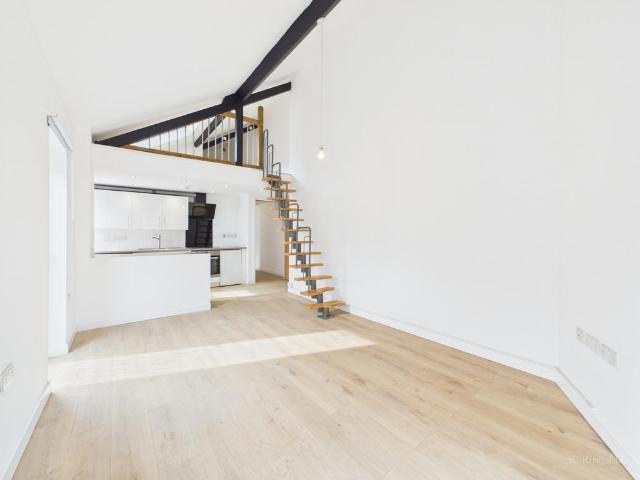 Apartment for rent in Daws Hill, Cressex