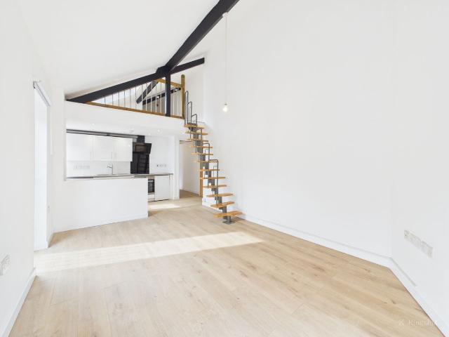 Apartment for rent in High Wycombe Community Board, High Wycombe