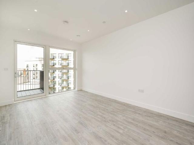 Apartment for rent in London Borough of Hounslow, Strand