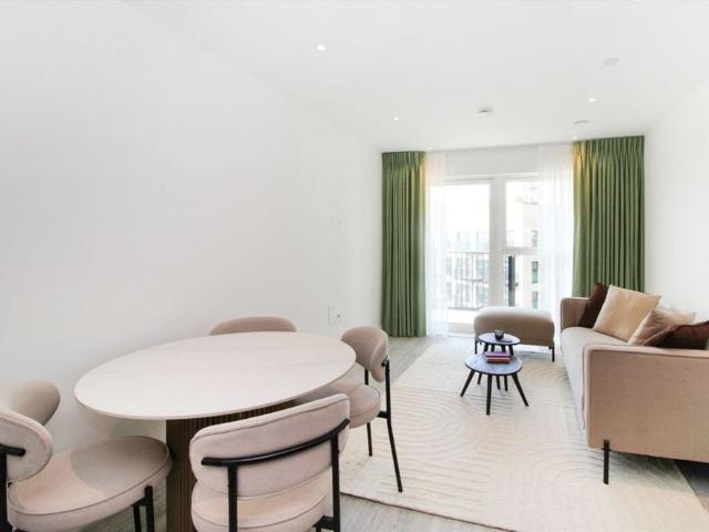 Apartment for rent in London Borough of Hounslow, Strand