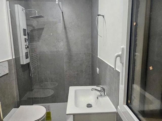 Appartamento in affitto a Ponte di Pietra, Pavia