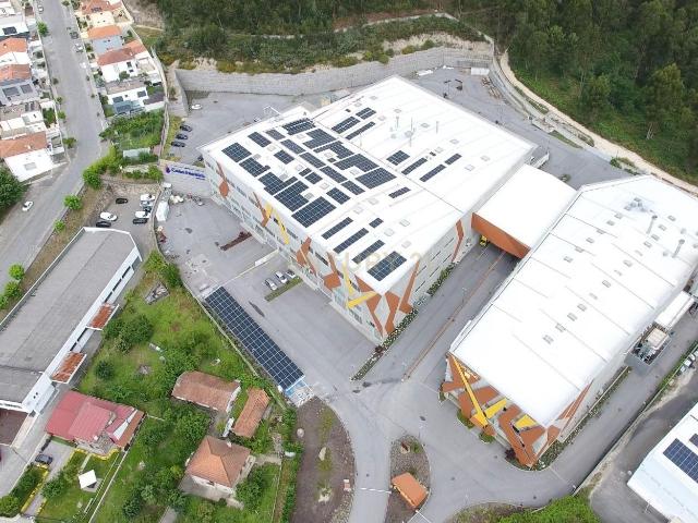 Loja venda em Costa de Além, Bitarães