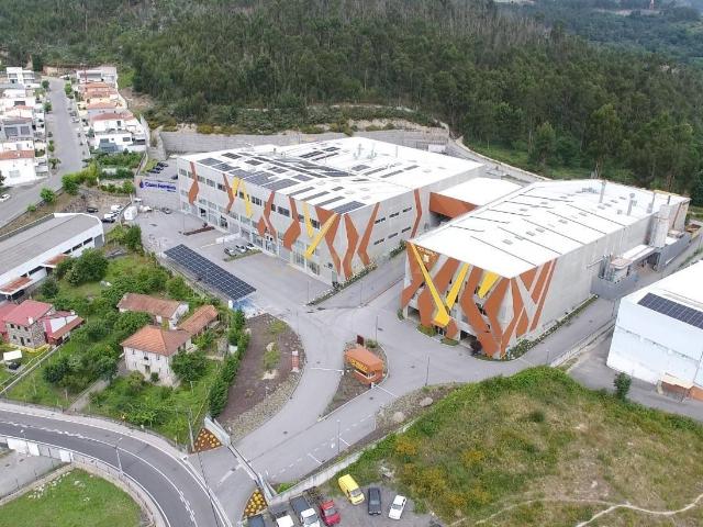 Loja venda em Costa de Além, Bitarães