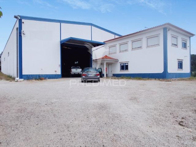 Armazém venda em Beltroa, Ourém