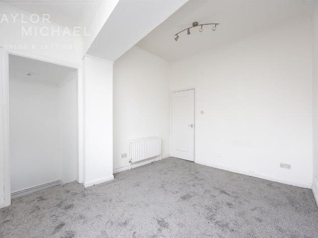 Studio for rent in Queen's Park, Brighton & Hove