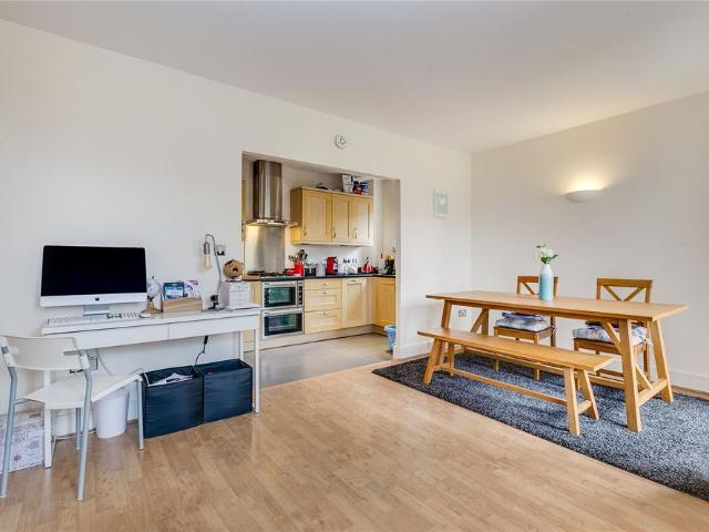 Apartment for rent in Summerstown, Upper Tooting