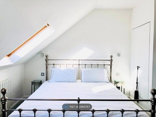 Studio for rent in Shepherd's Bush, Greater London