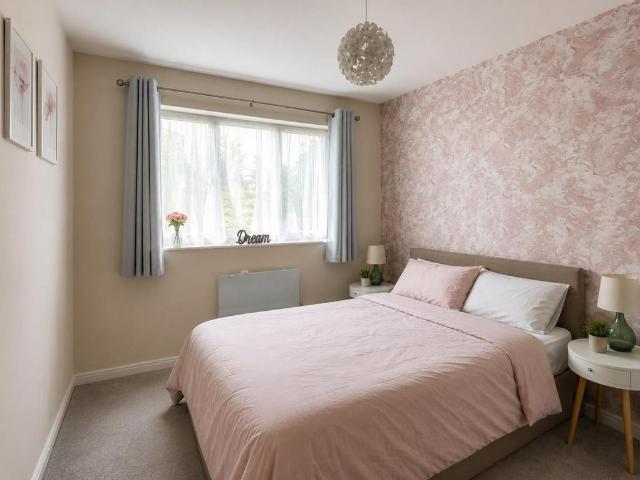 Apartment for rent in Burnt Oak, Greater London