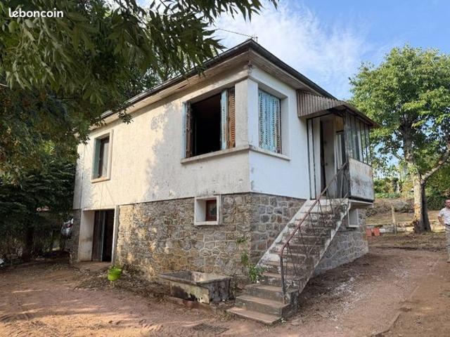 Maison vente à Ydes, Cantal