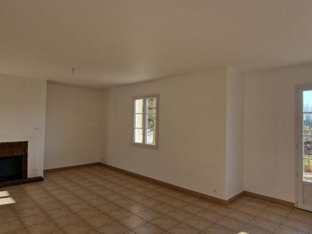 Maison vente à Bressuire, Pas-de-jeu