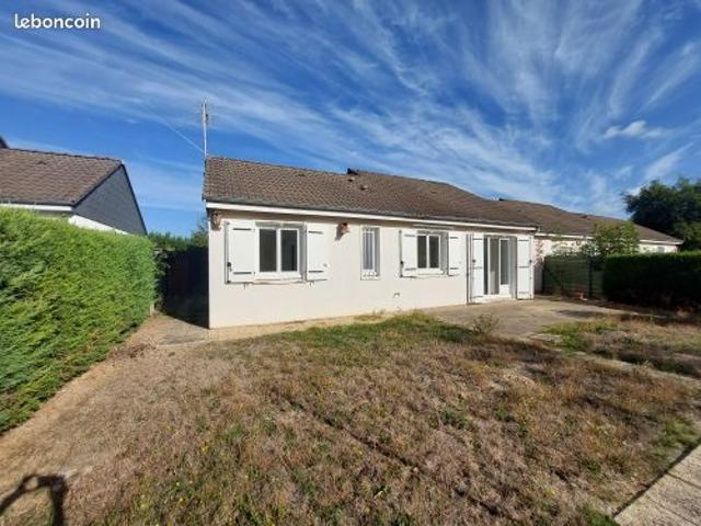 Maison vente à Saint-Amand-Montrond, Cuffy