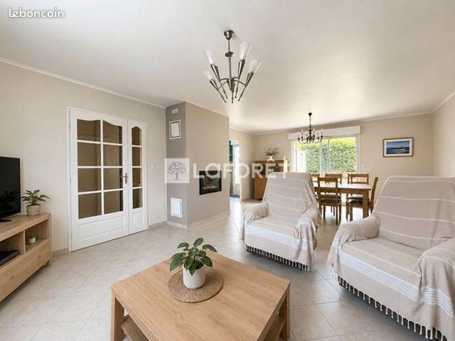 Maison vente à Rochefort, Etaules