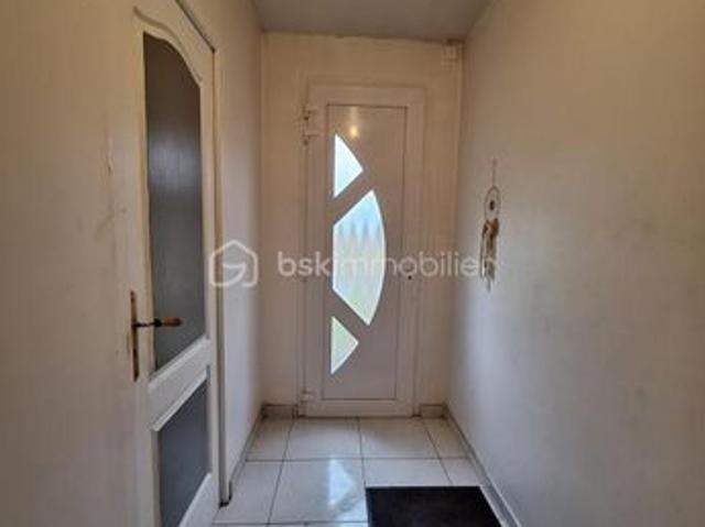 Maison vente à Mayenne, Contest