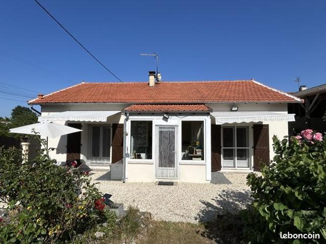 Maison vente à Confolens, Charmé