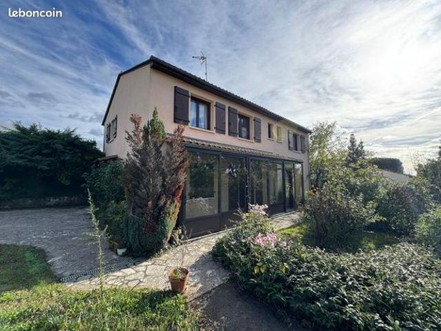 Maison vente à La Rochefoucauld, La Rochefoucauld-en-Angoumois